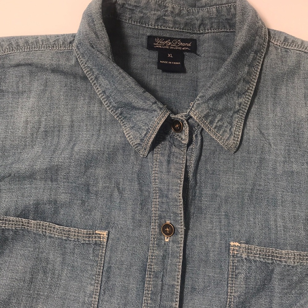 🍀 XL Lucky Brand 🍀 denim Button down top